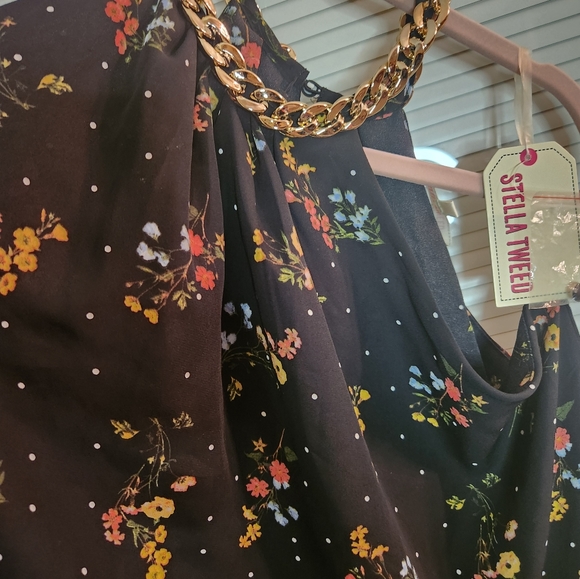 12 Halter type blouse with chain for collar around neck. 22" wide nwt - Picture 3 of 9